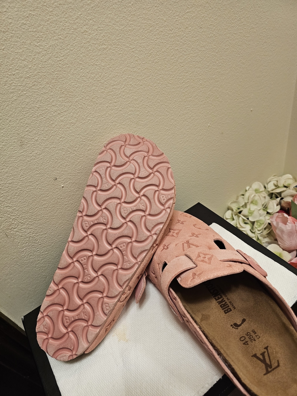 Birkenstock Pink Suede Embossed Clog Mules.  Made In Germany - Picture 6 of 6